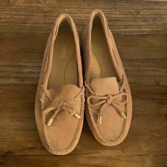 Shoes - Picture 13 of 16